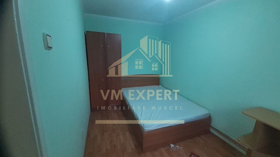 APARTAMENT 3 CAMERE ETAJ 2 ROTUNDA  CAMPULUNG - Poză 3