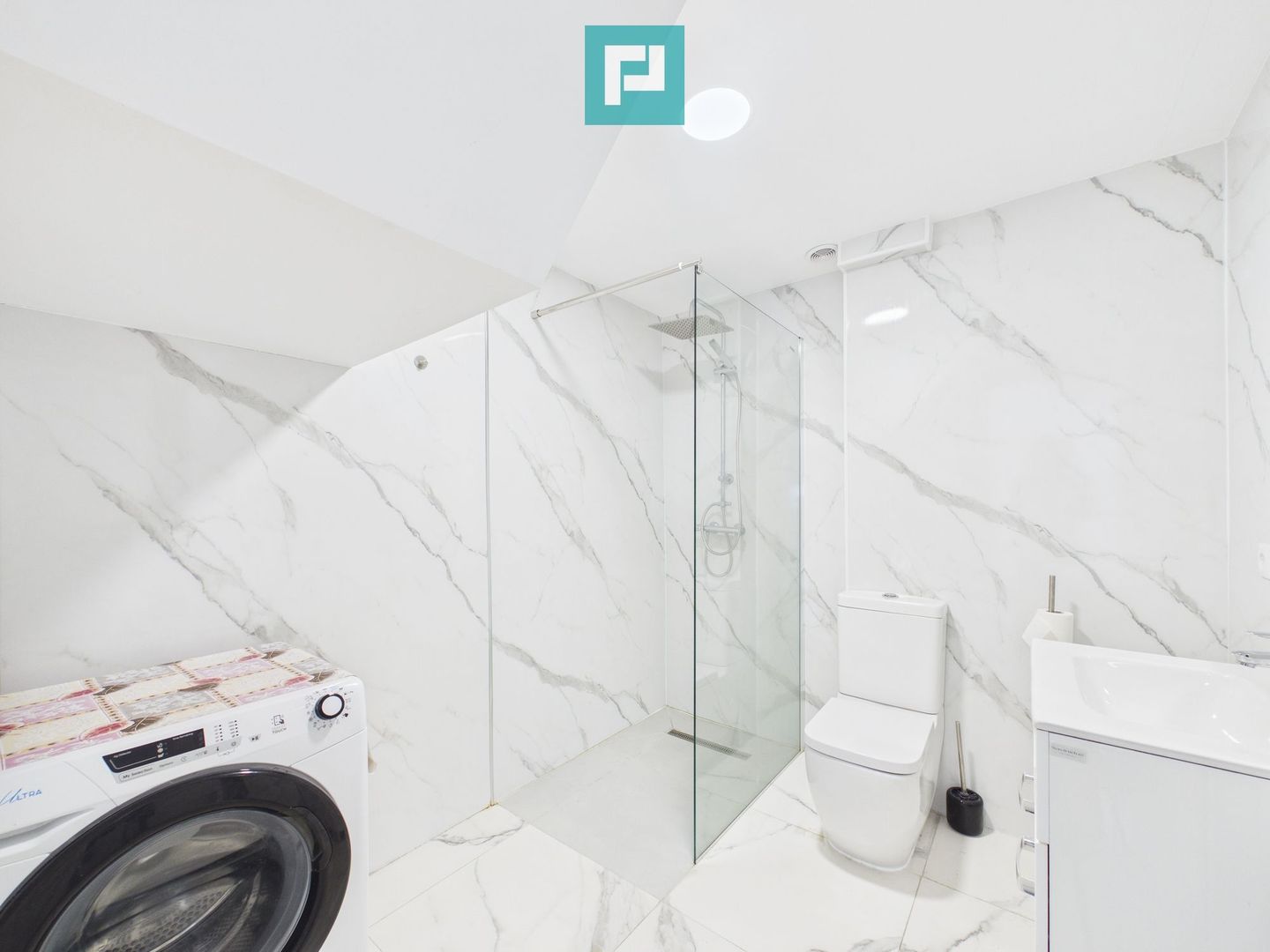 Casă înșiruită în Via Carmina- Vladmirescu - Poză 8