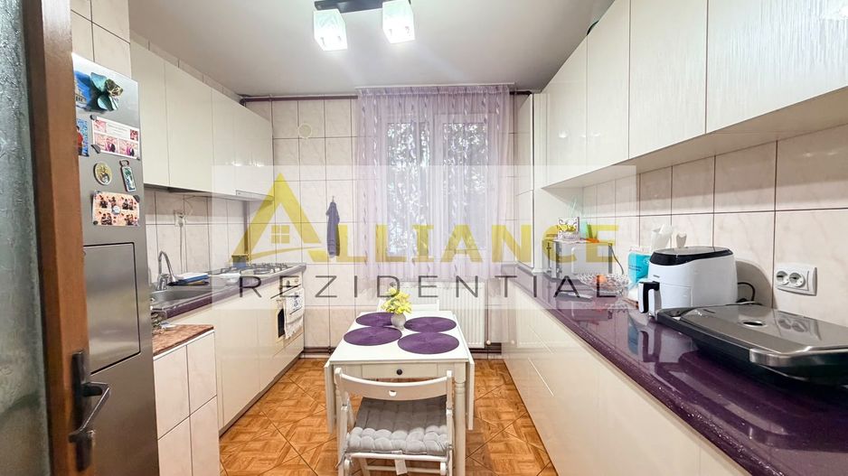 {Aparatorii Patriei} Apartament 3 camere - decomandat | Mobilat - Poză 3