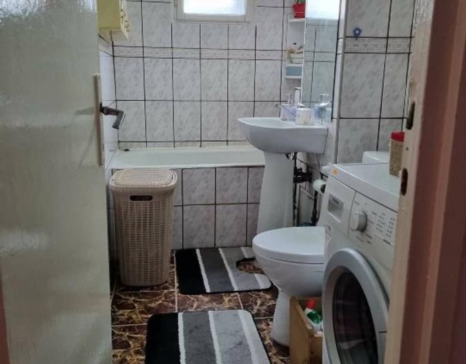 Partament cu doua camere aflat in zona Soarelui - Poză 3
