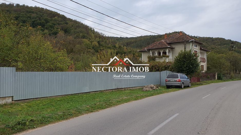 NECTORA IMOB Exclusivitate-Casa cu etaj tip Pensiune, 2300 mp, Soimi - Poză 2