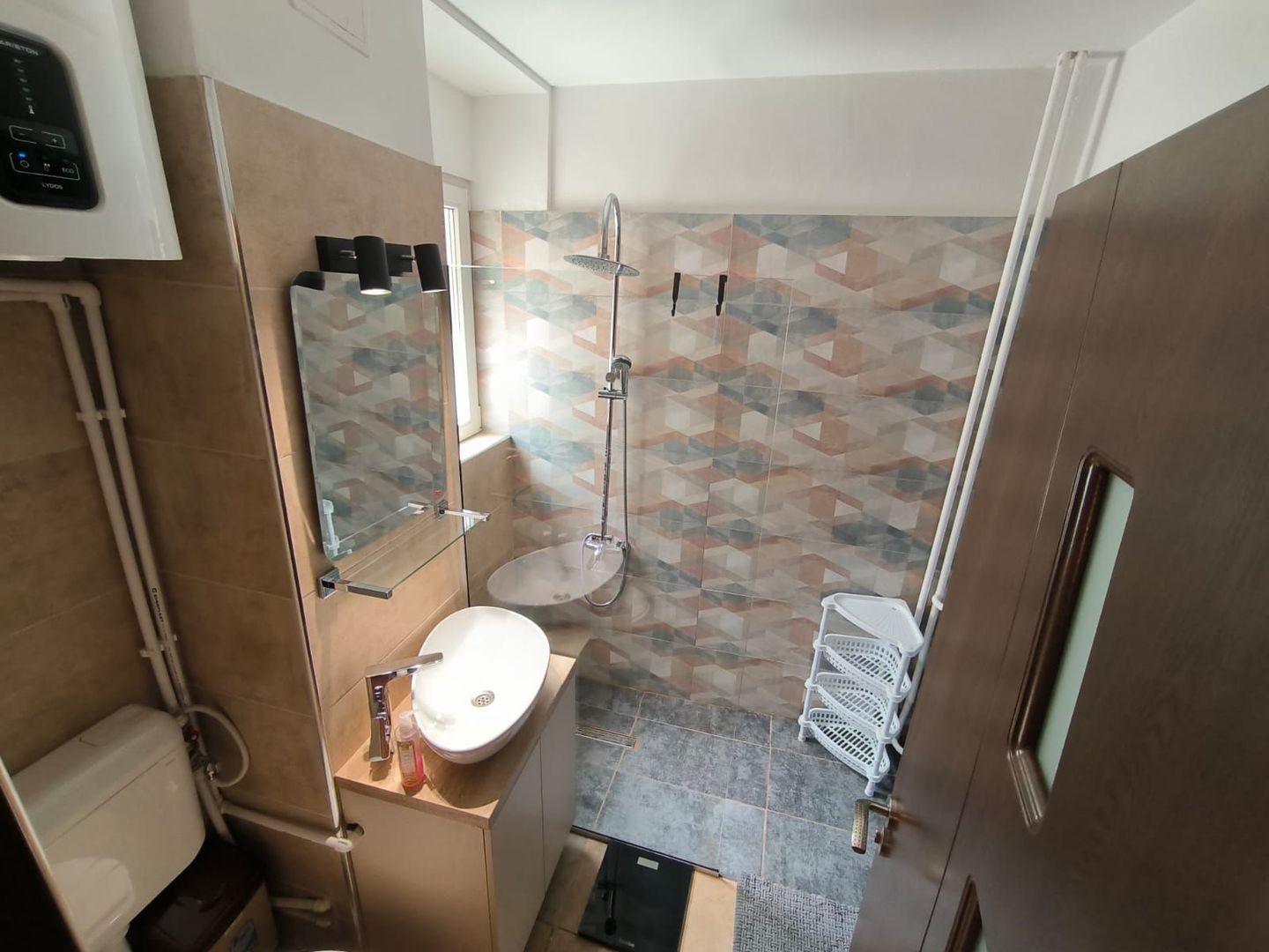 2 camere Eorii Revolutiei 2 minute metrou - Poză 5