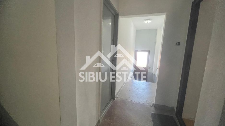 Garsoniera decomandata cu 1 cameră și bucatarie separata si pivnita - Poză 11