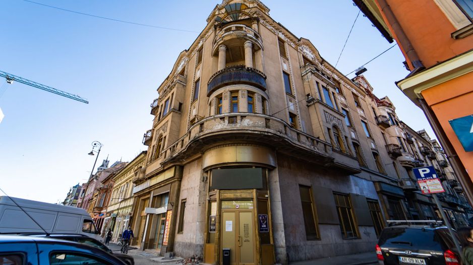 Apartament în Palatul Bohuș, lângă Teatrul de Stat. - Poză 12