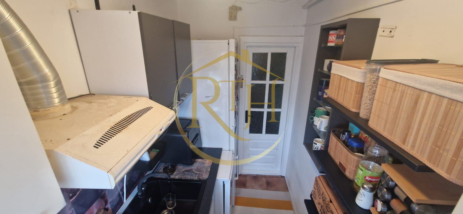 Vand apartament cu 4 camere in zona spitalul judetean,comision ,,0'' - Poză 14