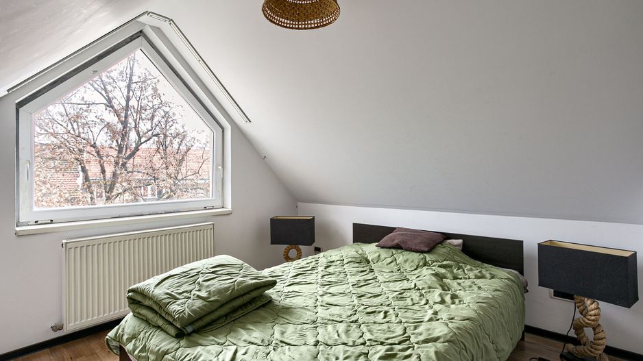 PROPRIETATE VÂNDUTĂ Apartament tip Penthouse în spate la Ziridava - Poză 3