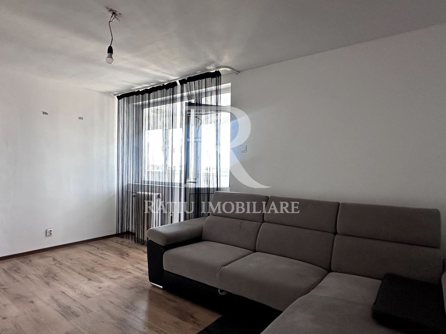 Apartament cu 3 camere de închiriat | Zona Malului Crișului | Oradea - Poză 2