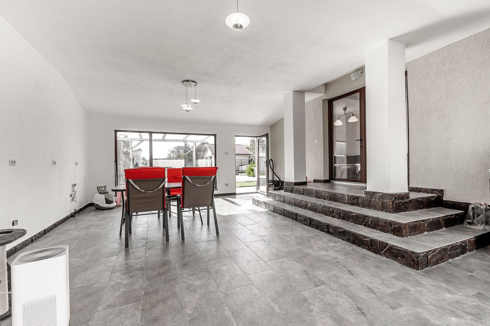 Vilă nouă independentă energetic și 1117 mp teren - Poză 14