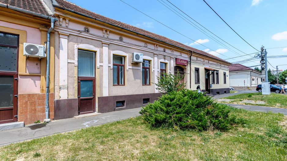 Apartament de vânzare la casă, 90 mp utili-Ultracentral Arad - Poză 1