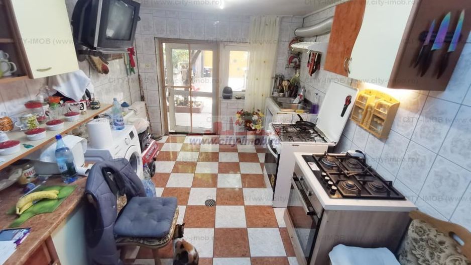 Vanzare casa Andronache - Poză 5