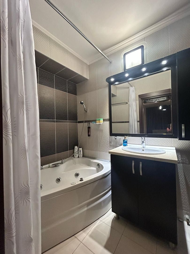 Apartament modern cu 2 camere, 94 mp utili, în bloc nou.Mobilat  si utilat - Poză 21