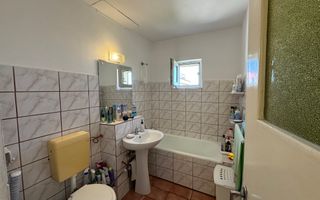 Apartament decomandat cu 3 camere in Florilor, strada Crinului - Poză 20