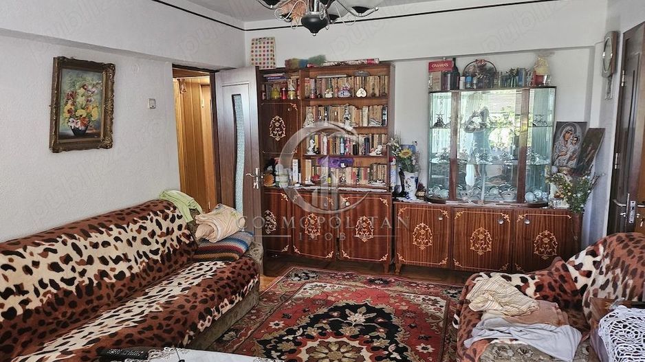 Apartament cu 3 camere zona Centru/Bazar ~ etaj 3 ~ cu imbunatatiri - Poză 8