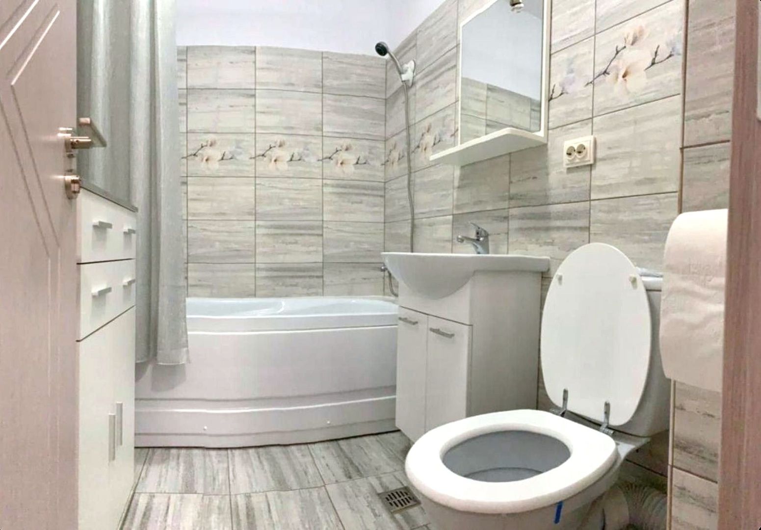 🏡 Închiriez Apartament cu 3 camere, bloc nou, parcare inclusă, vedere Parc Teil - Poză 6