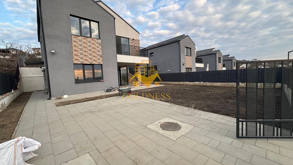 Casa moderna, prima inchiriere, 600 mp teren, curte, parcare, Dezmir - Poză 2