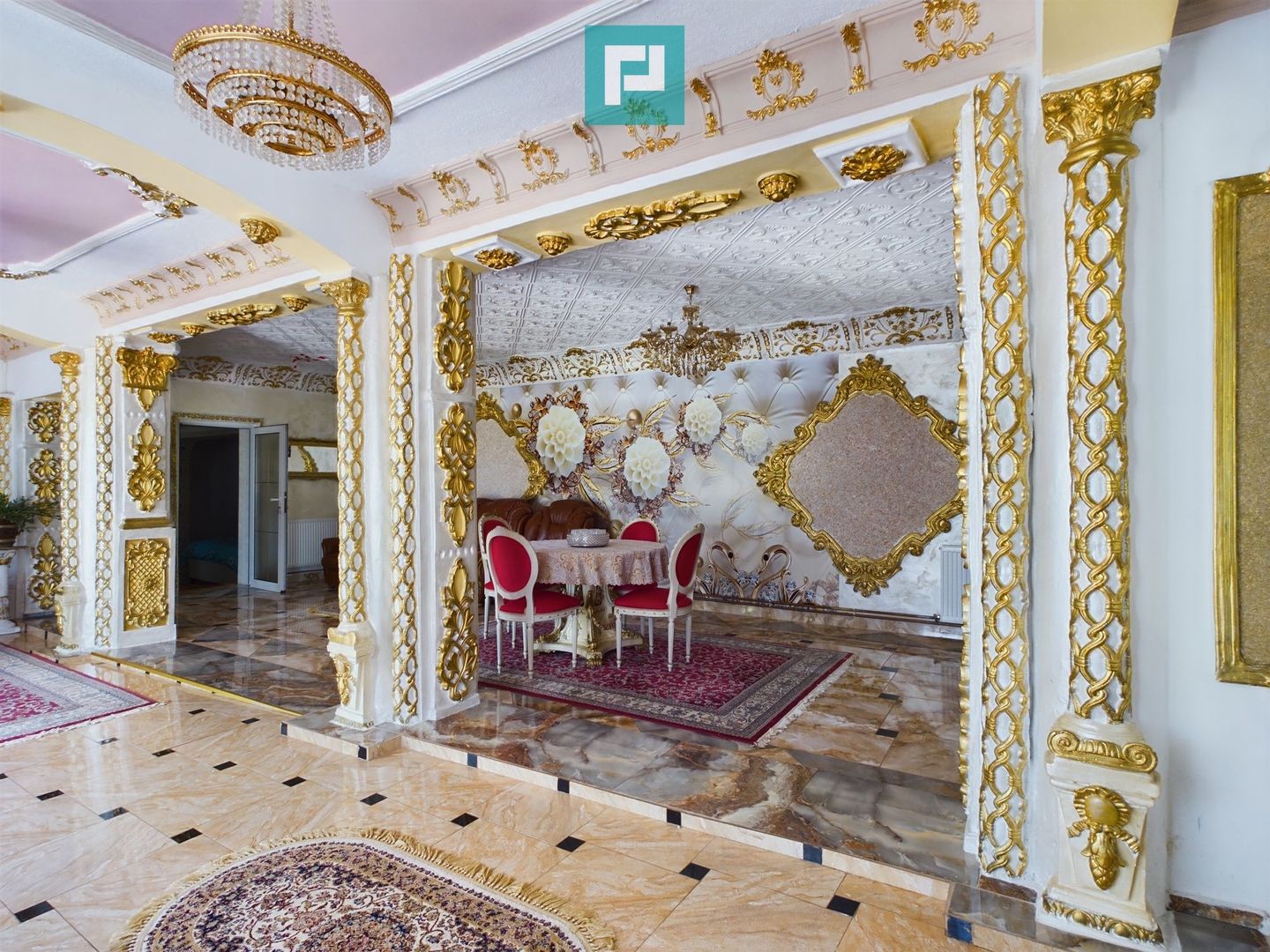 Casă stil conac pe drumul Cetății - Șiria - Poză 7