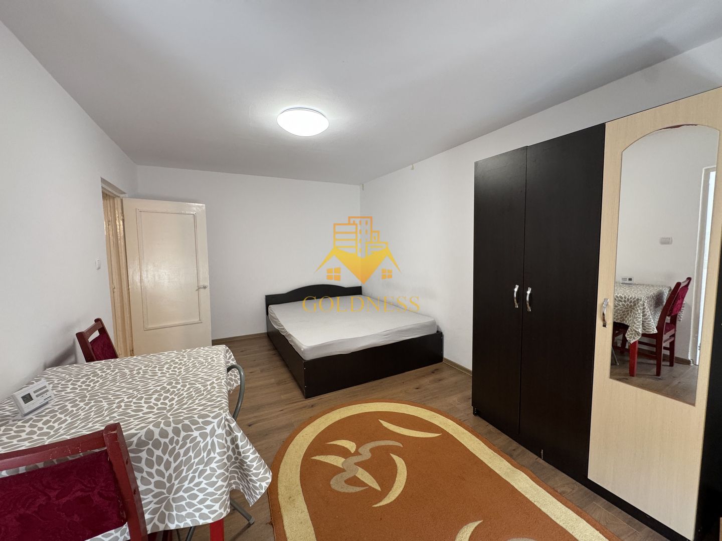 o camera, 30 mp, Manastur str. Negoiu Zona Baza Sportiva, Mehedinti - Poză 1