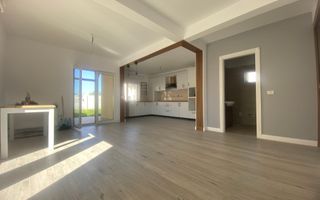 Liniste si confort! Vanzare casa la cheie, luminoasa in Priseaca! - Poză 2