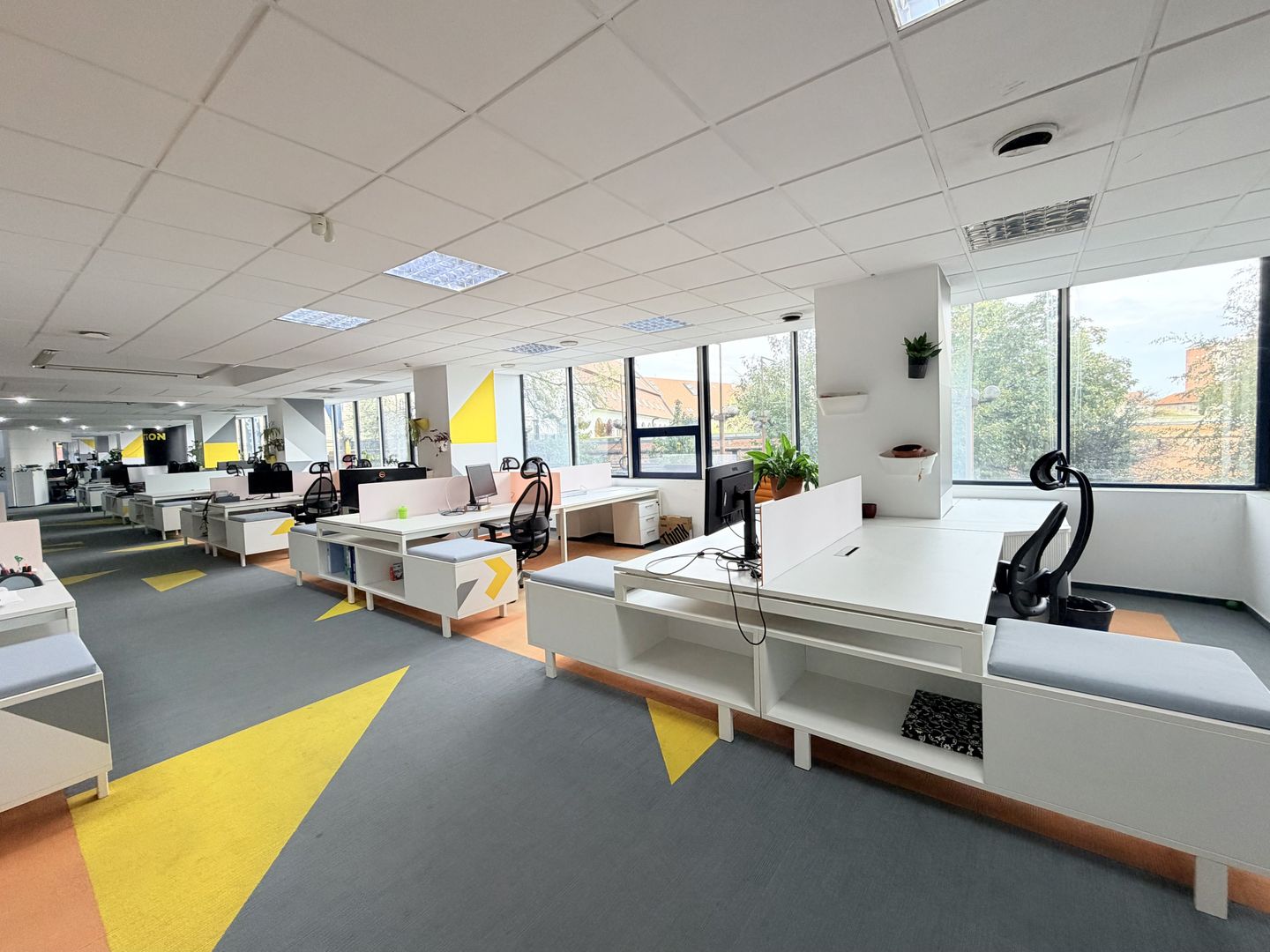 Un sediu care inspiră încredere, în inima Timișoarei - Poză 11