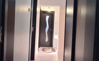 De vanzare apartament cu 3 camere, Piata Centrala, et. 3, 105.000 euro - Poză 7