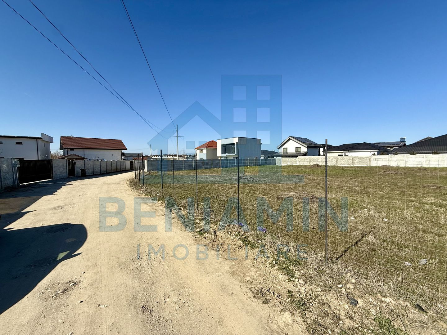 Teren intravilan - 600mp - posibilitate exindere - Selgros - Poză 1