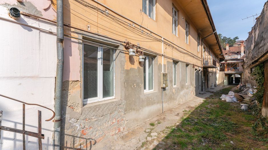 Clădire de vânzare în Brașovul Vechi | 16 camere | Potențial de dezvoltare - Poză 10