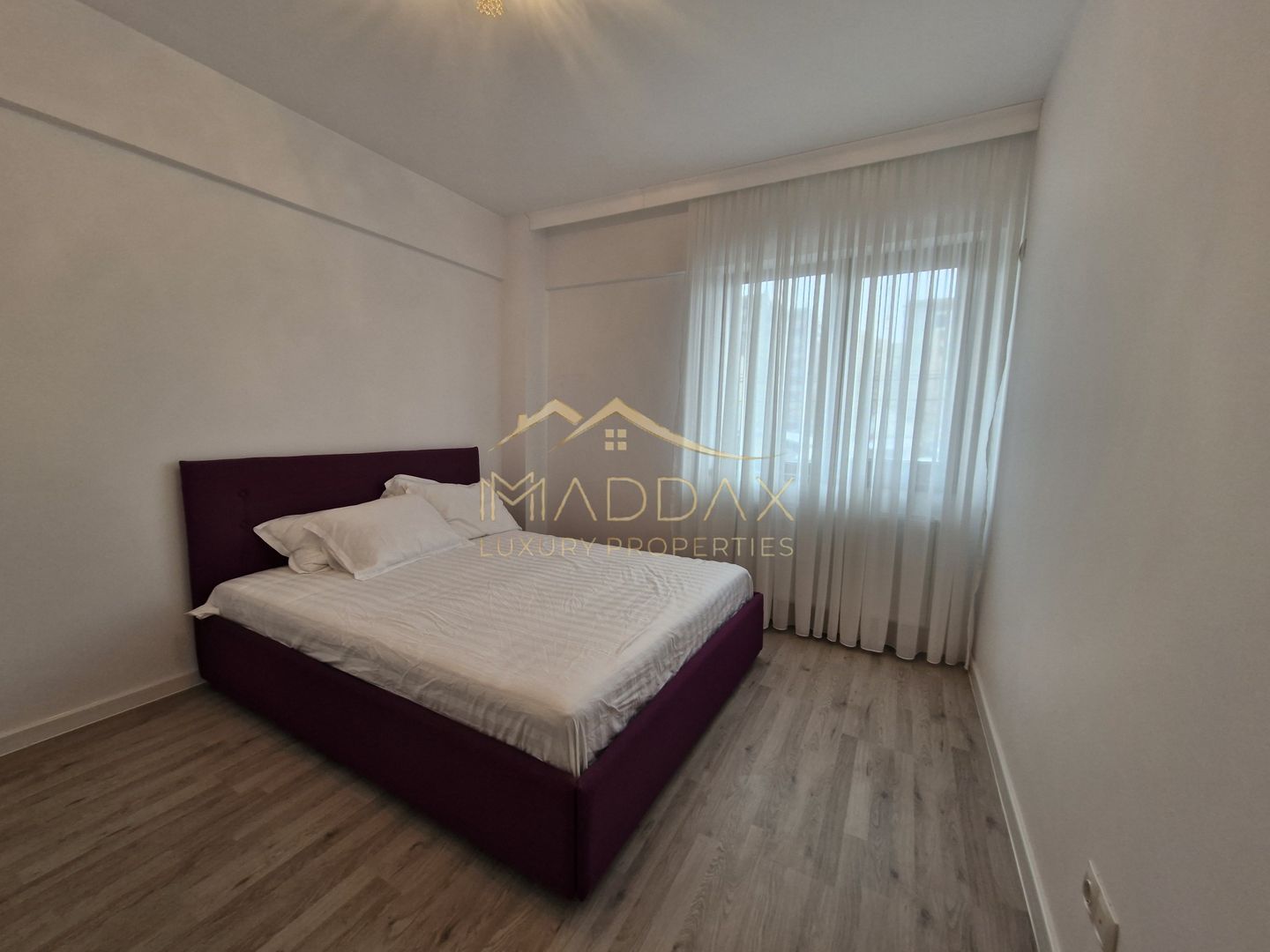 Apartament *4 camere *110mp* // Parcare - Poză 9