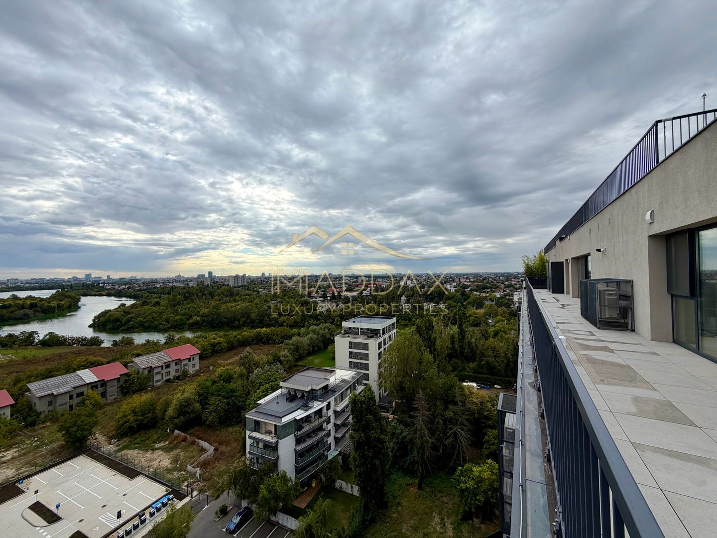 Penthouse cu 4 camere // terasă 70 mp / 200 mp / 3 parking / Straulesti - Poză 12
