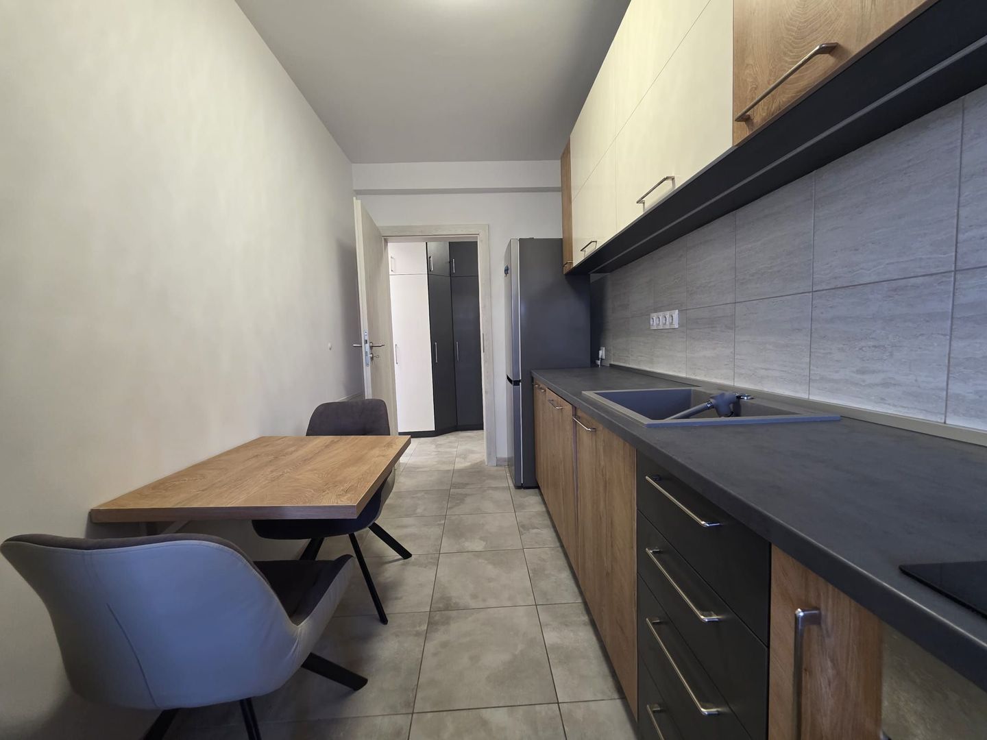 Apartament 3 camere parter si curte 45m  de inchirat Rond OMV Pipera - Poză 4