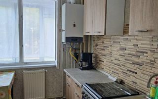 Apartament cu trei camere, zona Centrul Civic,  71 mp - Poză 5