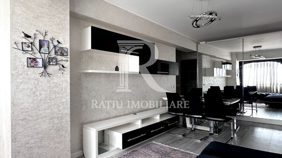 Apartament cu 3 camere | Nufărul Plaza | Vedere panoramică | Oradea - Poză 1