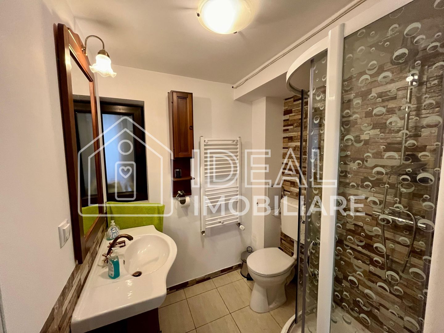 Casă individuală cu 5 camere și curte proprie - în Cisnădioara - Poză 16