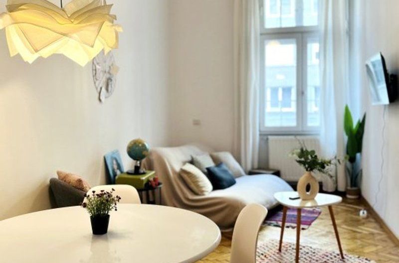 Apartament 2 camere, stil boem, chirie inclusă, cu vedere la Operă - Poză 3