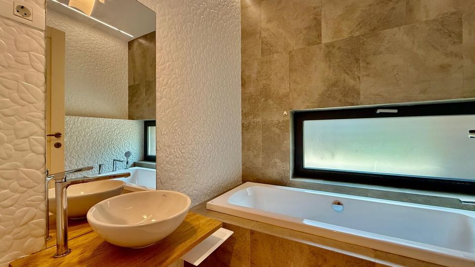 Refined Luxury Residence | Exclusive Villa with Private Spa - Poză 7