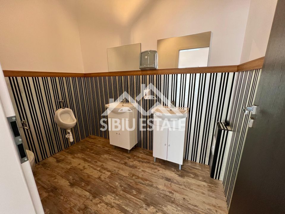 Spatiu Comercial Finisat 65 mp, curte proprie 78 mp, 2 parcari - Poză 3