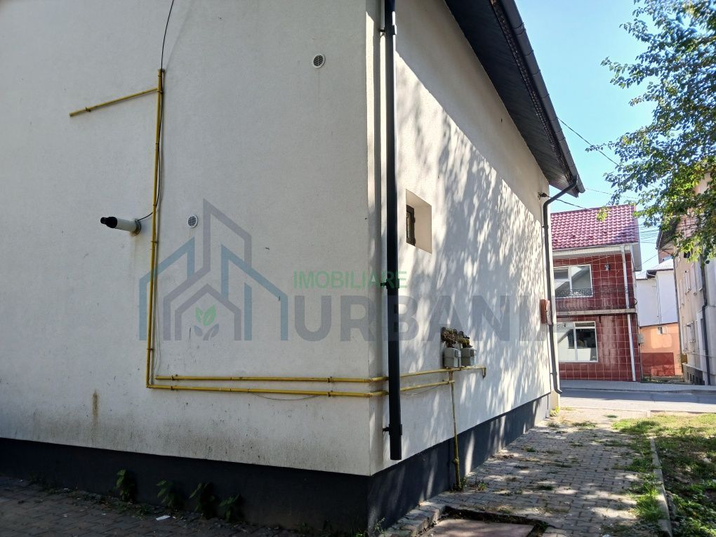Clădire de vânzare cu spațiu comercial la parter și apartament la etaj, lângă Liceul Mihail Sadoveanu, Pașcani - Poză 5
