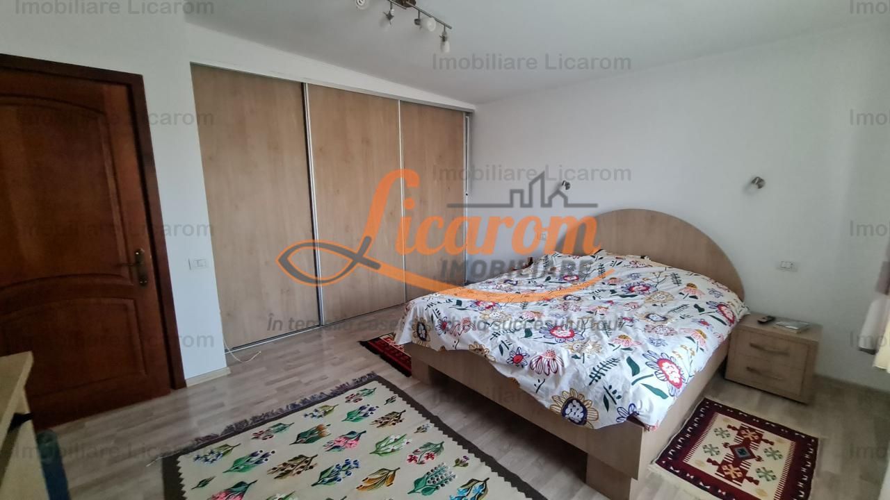 Duplex Sanpetru P+E,5 camere,teren 375 mp,260000 euro - Poză 8