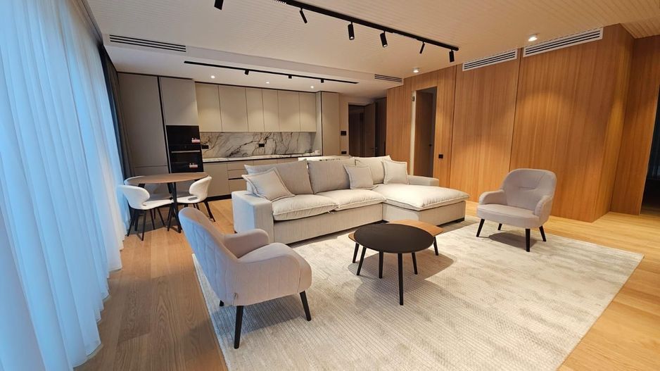 Închiriere Apartament Unic 3 Camere în Zona Primăverii - Poză 1