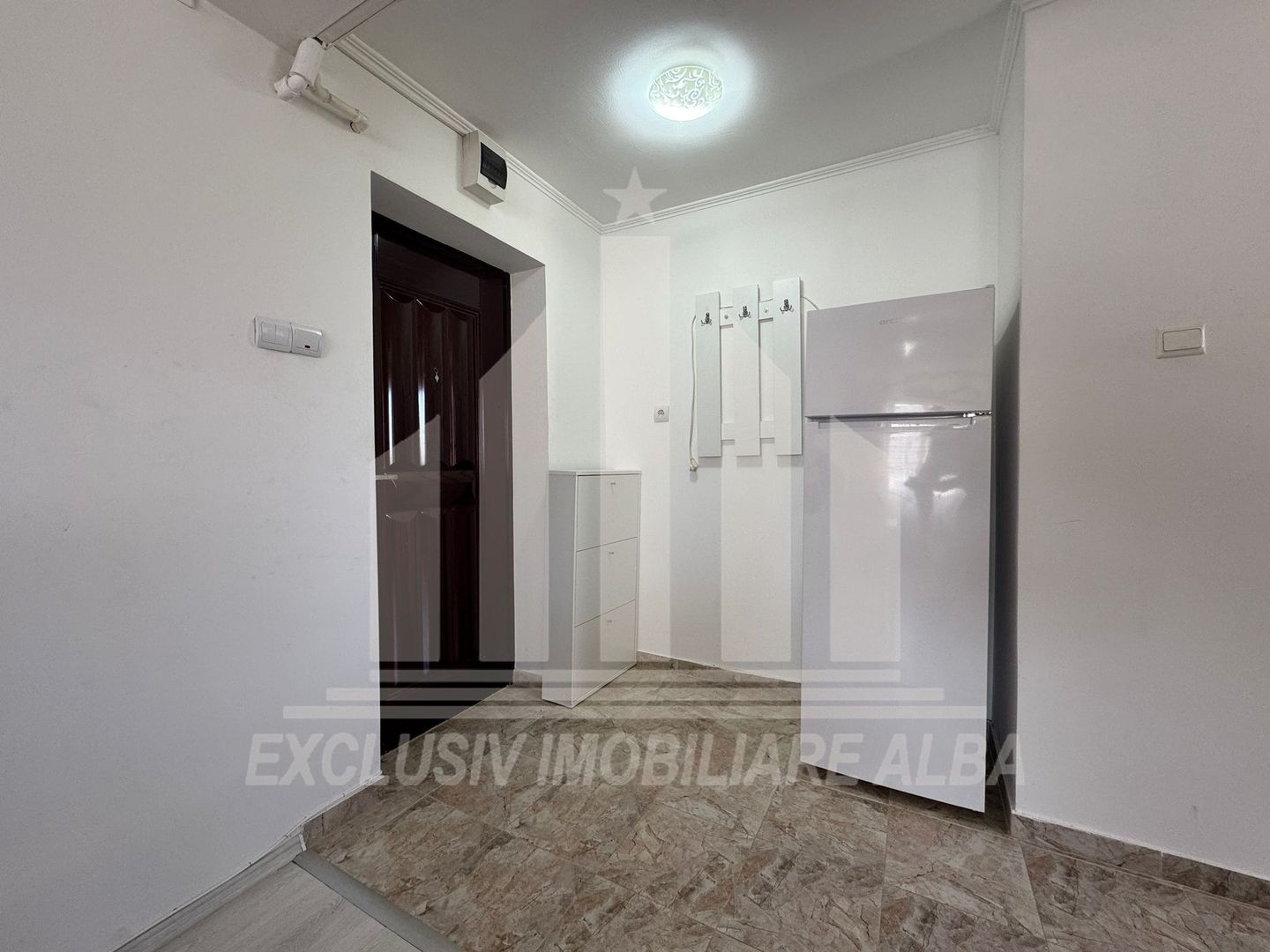 Apartament cu 2 camere de inchiriat, Cetate - Poză 2