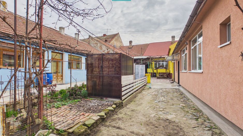 Apartament la curte comună în Aradul Nou - Poză 11