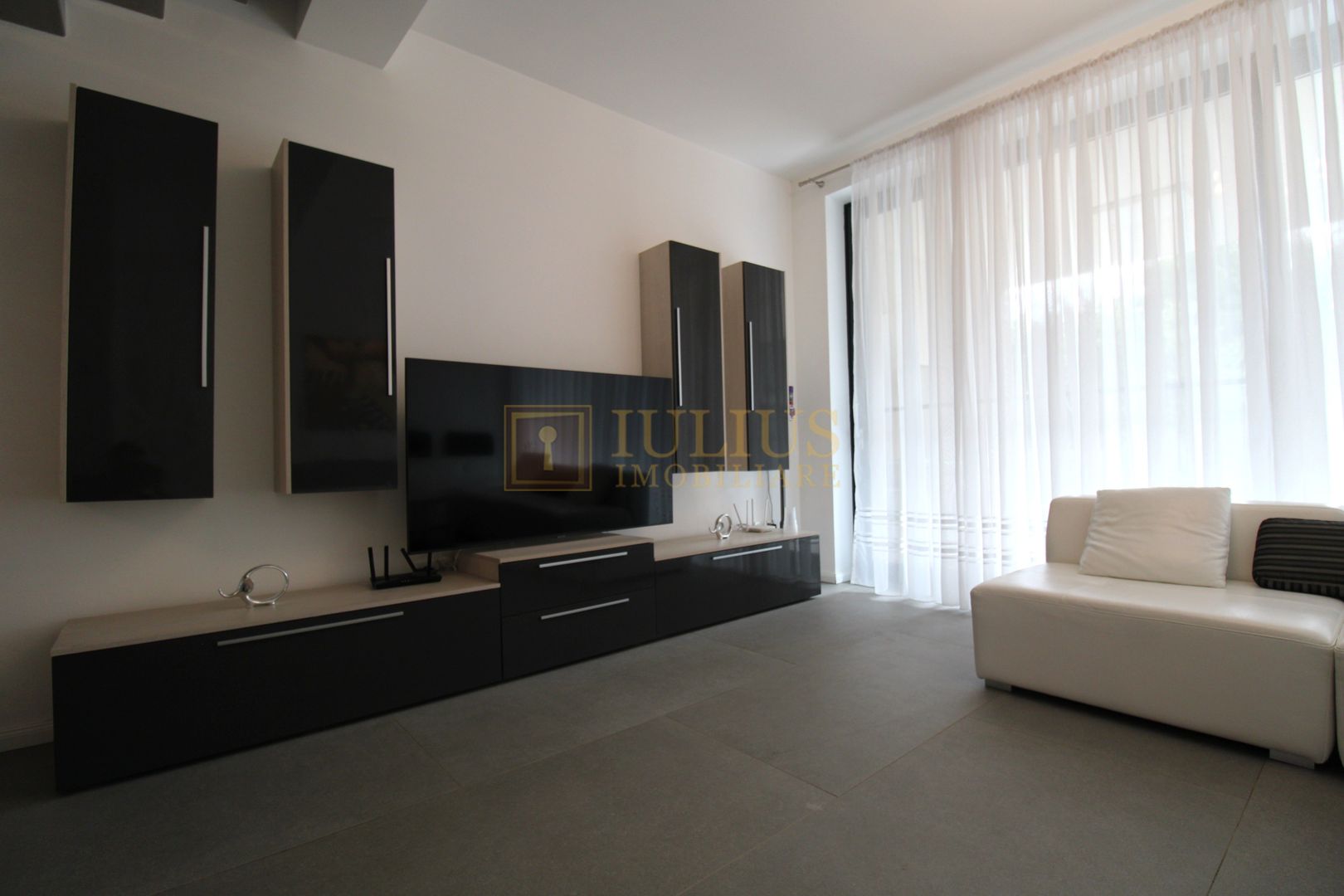 Zona Lipovei, casa 4 camere + 3 bai, curte proprie. - Poză 3