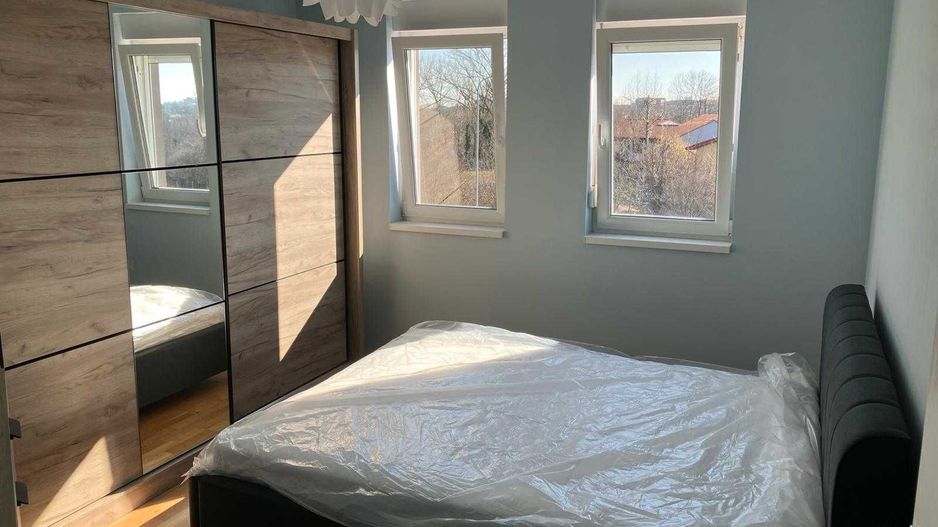 Apartament 3 camere, mobilat, utilat si parcare, zonă premium - Poză 3
