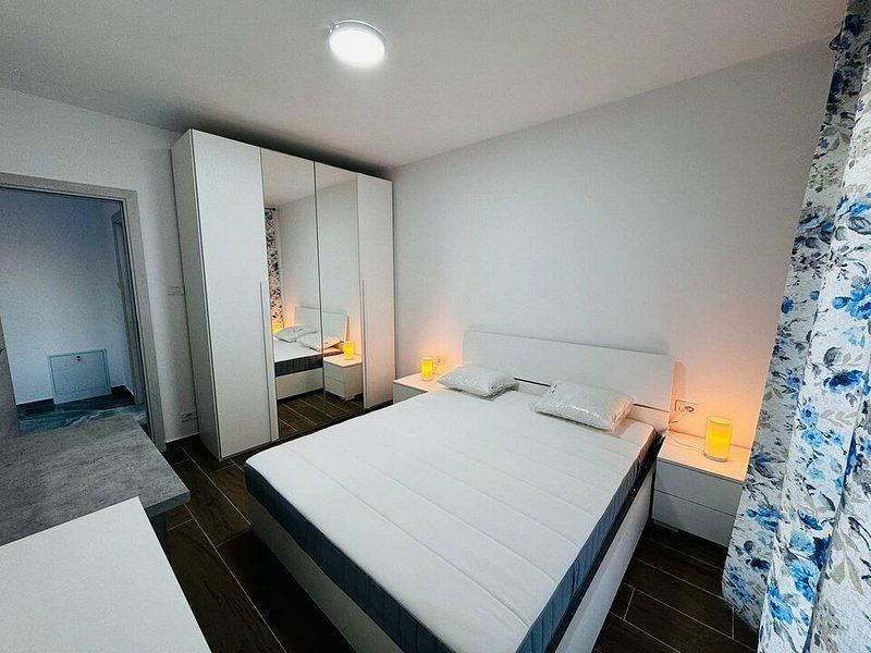 Cautam chirias pentru apartament nou 2 camere in gradiste Arad - Poză 5