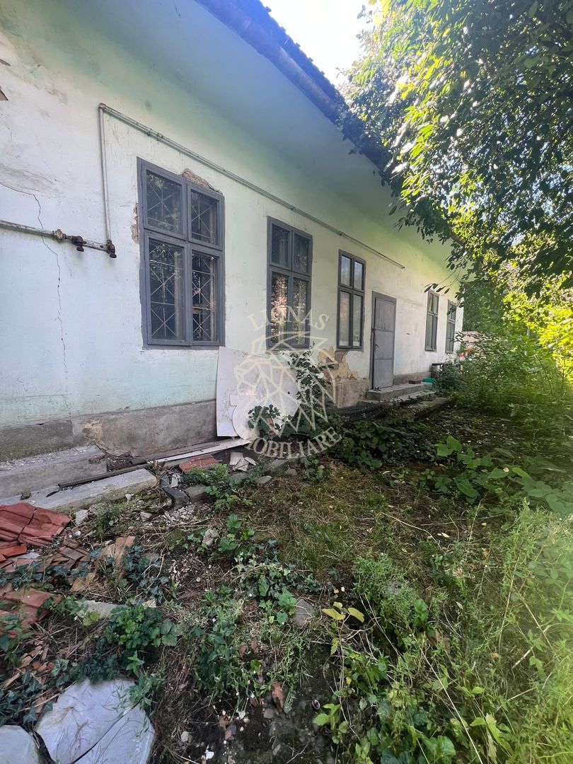 Casă Centrală 92 mp-Teren 147 mp- Proiect profitabil la renovare - Poză 1