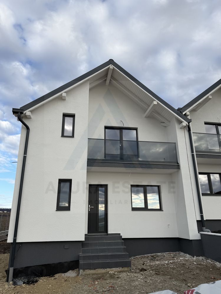 Casa modern 4 camere 2 bai 118.5 mp utili si teren 400 mp in Sura Mare - Poză 1