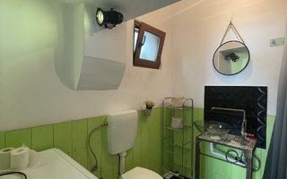 Casă cu două corpuri independente, ideală pentru locuit și închiriere - Poză 6