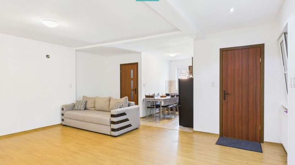 Casă de vacanță mobilată și utilată la Miniș - Poză 8