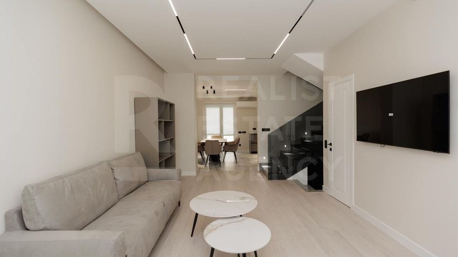 Chirie, casă, 4 camere, strada Plaiului, Botanica - Poză 1