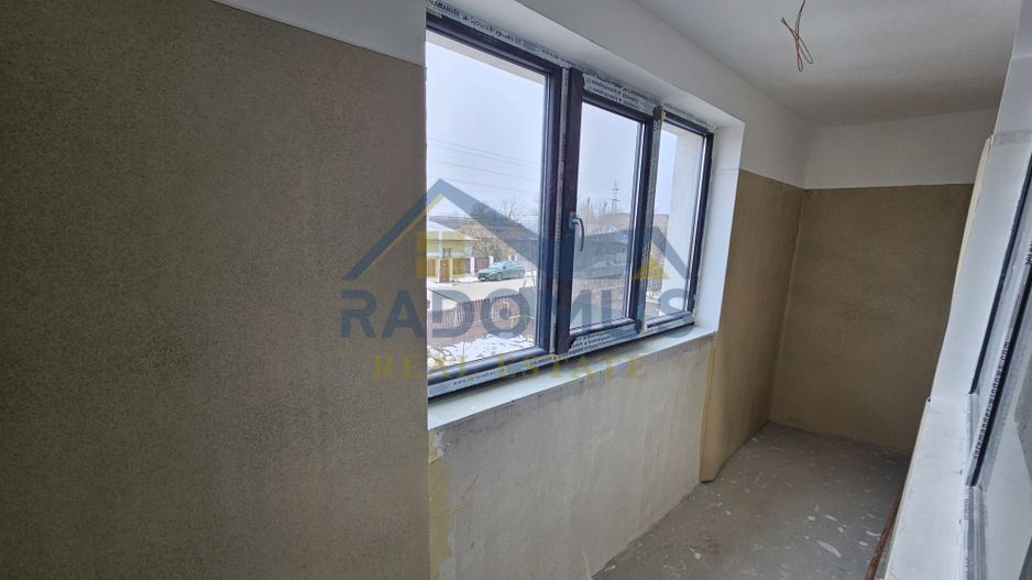 Vila Tătărani - 280 mp utili - 500 mp Teren - 8 Camere + 4 Băi - Poză 12