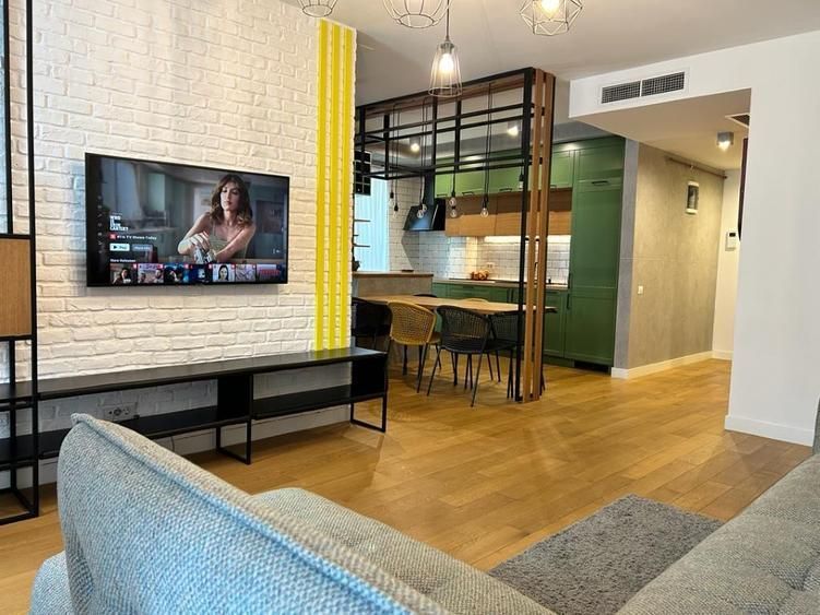 Apartament inchiriere 3 camere Unirii, 95mp, vedere bulevard, parcare inclusa - Poză 2